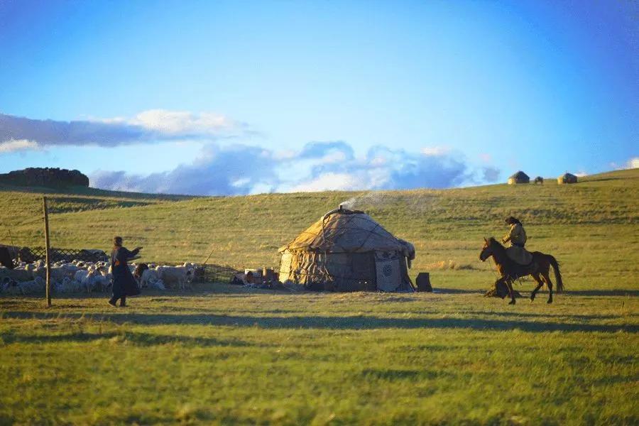 内蒙古，领导关怀下的友谊盛典