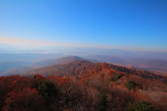 白山，历史长河中的巍峨传奇之旅